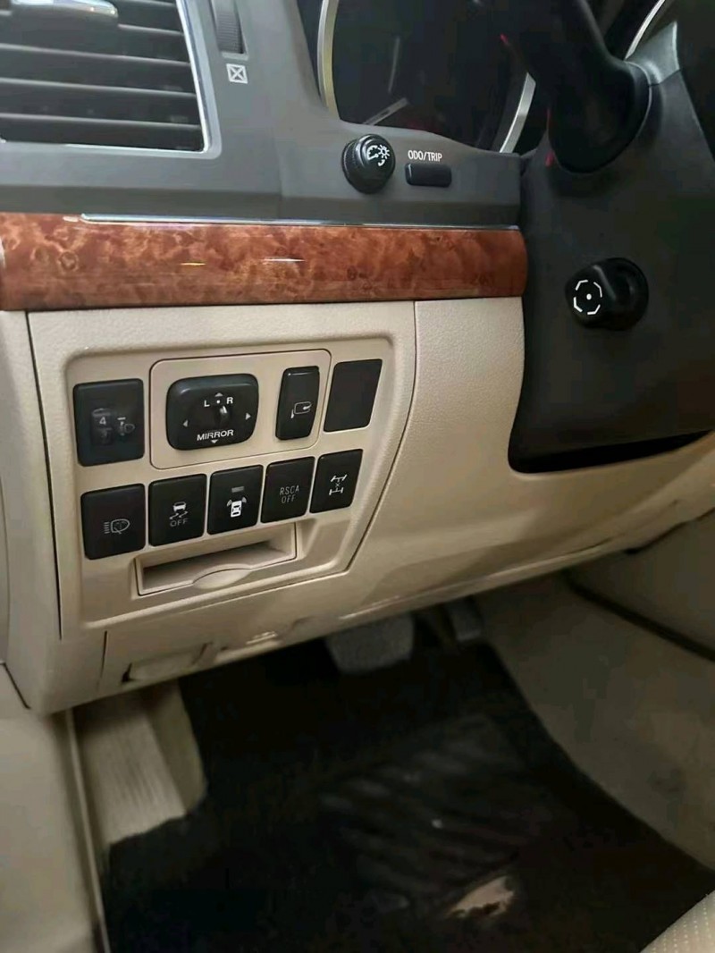 邯郸13年丰田兰德酷路泽9