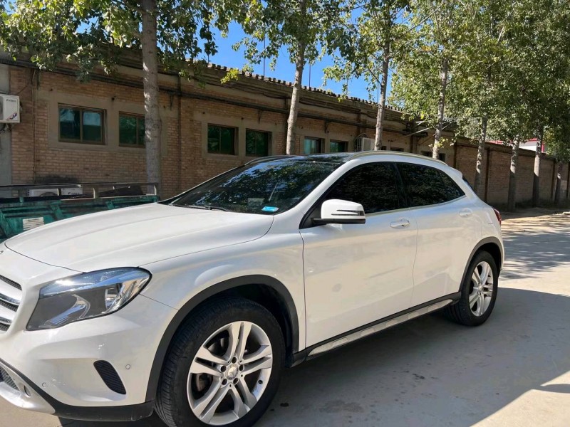 保定16年奔驰GLA2