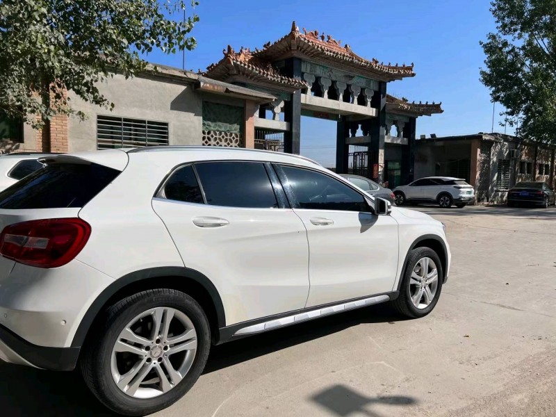 保定16年奔驰GLA8