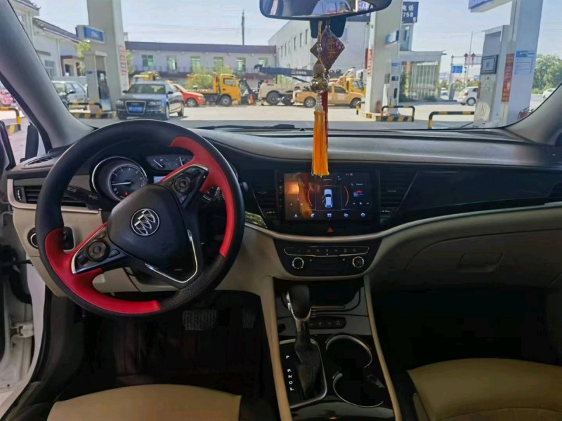 保定16年别克威朗7