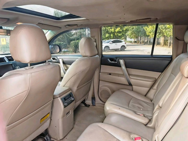 保定11年丰田汉兰达4