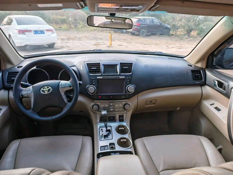 保定11年丰田汉兰达5