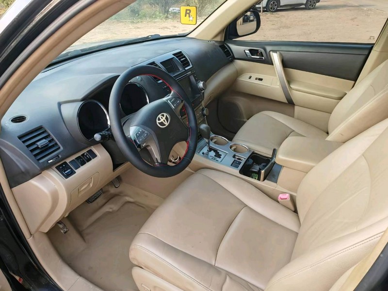 保定11年丰田汉兰达6