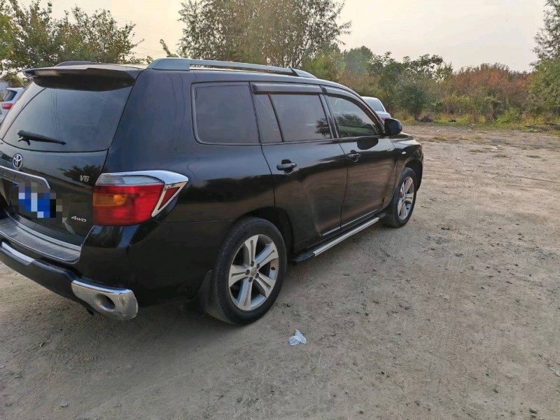 保定11年丰田汉兰达7