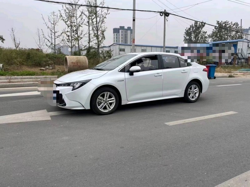 济宁21年丰田雷凌3