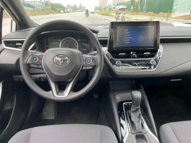 济宁21年丰田雷凌5