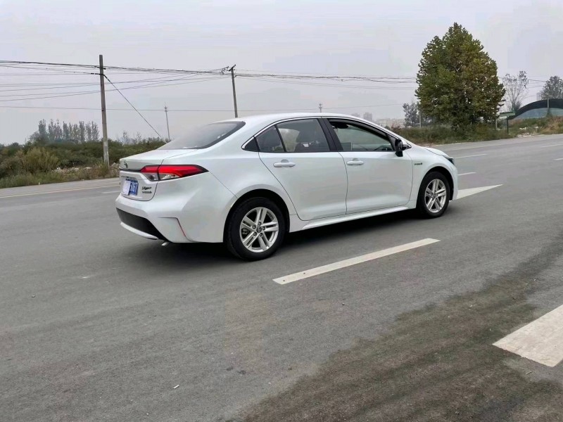 济宁21年丰田雷凌7