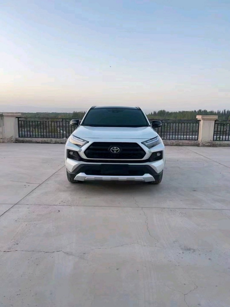 邯郸23年丰田RAV4荣放1