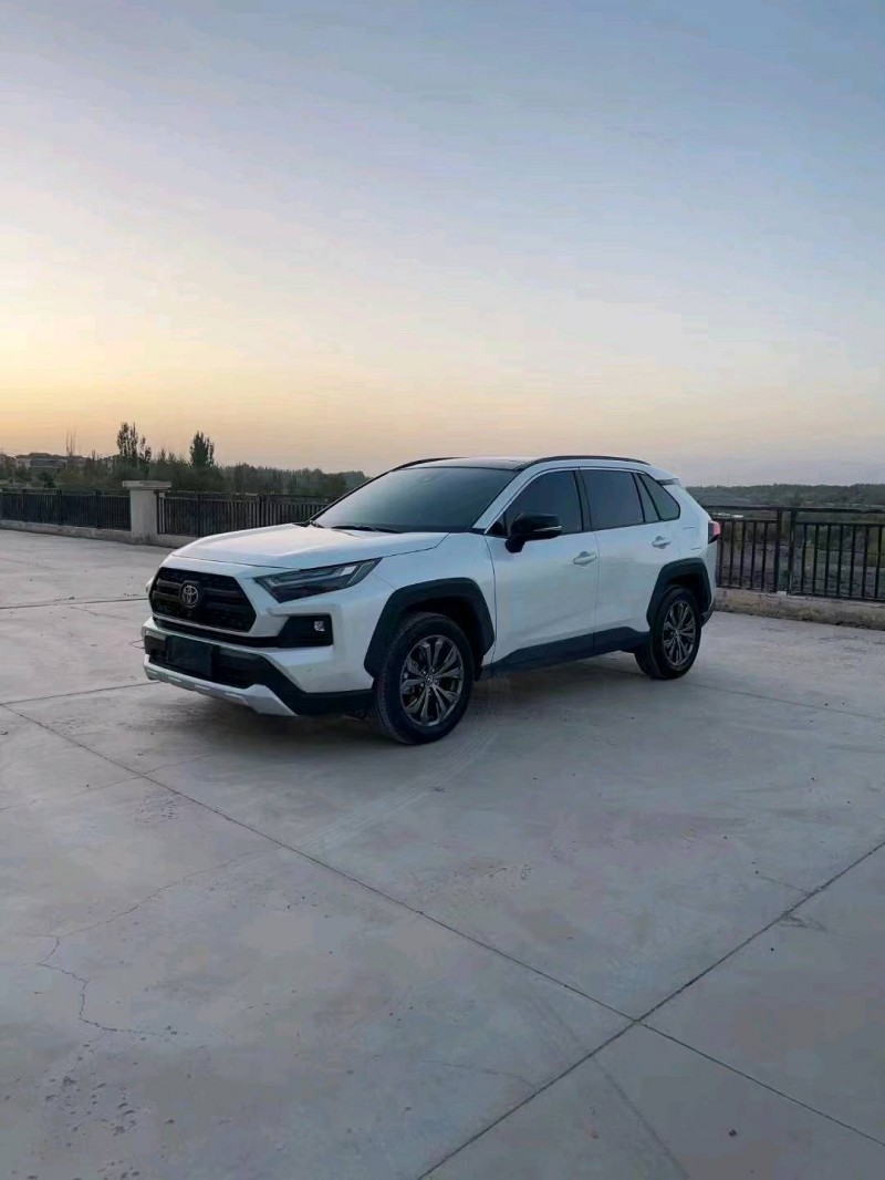 邯郸23年丰田RAV4荣放3