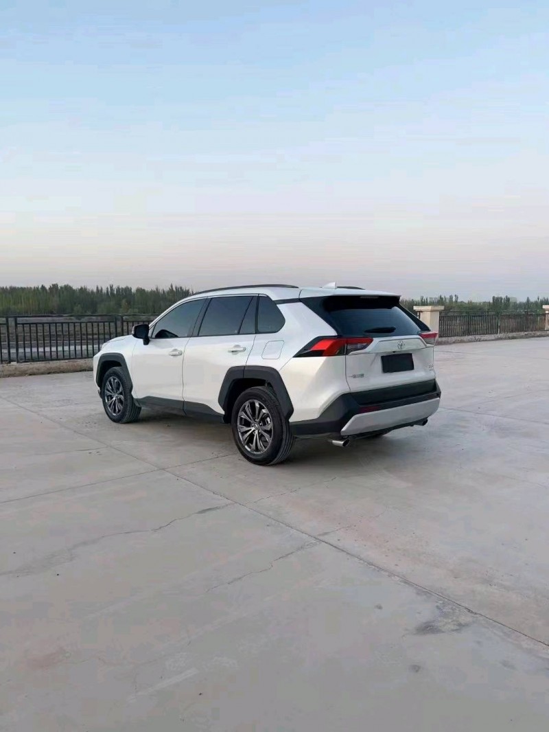 邯郸23年丰田RAV4荣放7