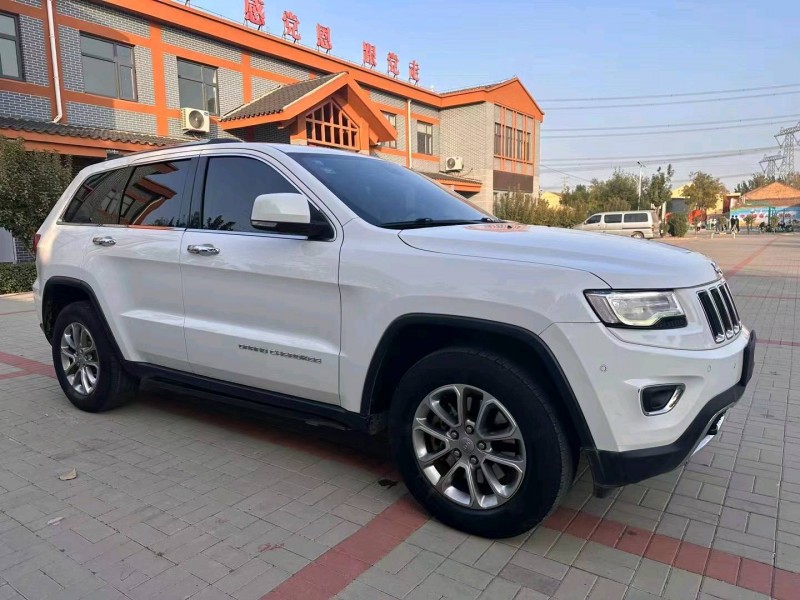 东营17年Jeep大切诺基2