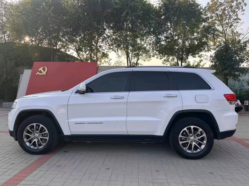 东营17年Jeep大切诺基7