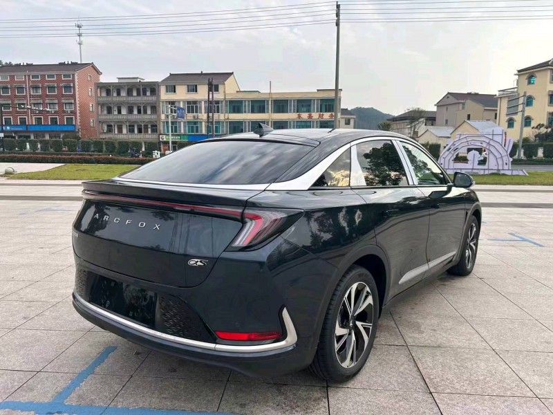 嘉兴23年极狐汽车阿尔法4