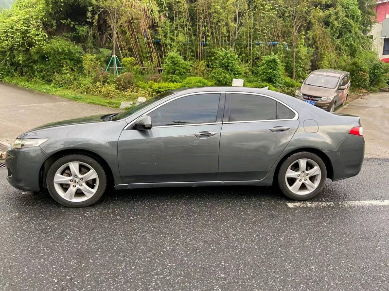 广州10年本田思铂睿4