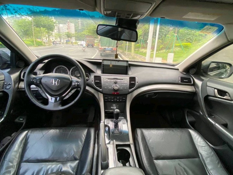 广州10年本田思铂睿8