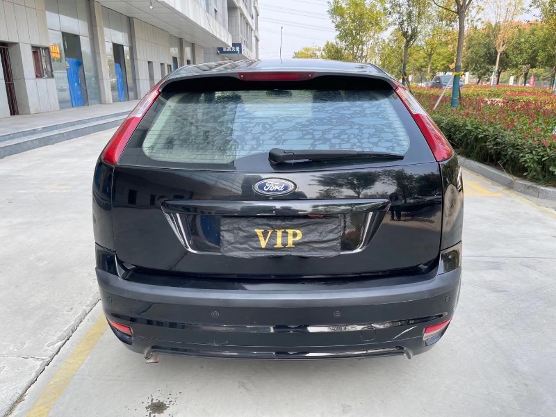 济宁07年福特福克斯2