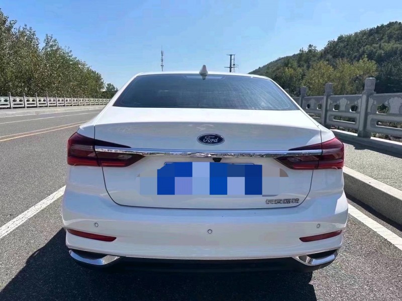 东营21年福特福睿斯2