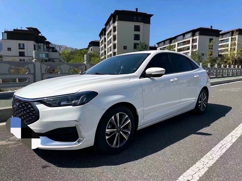 东营21年福特福睿斯4