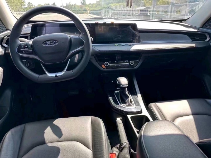 东营21年福特福睿斯9