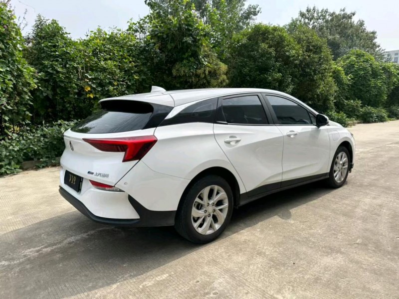 盐城23年别克微蓝7