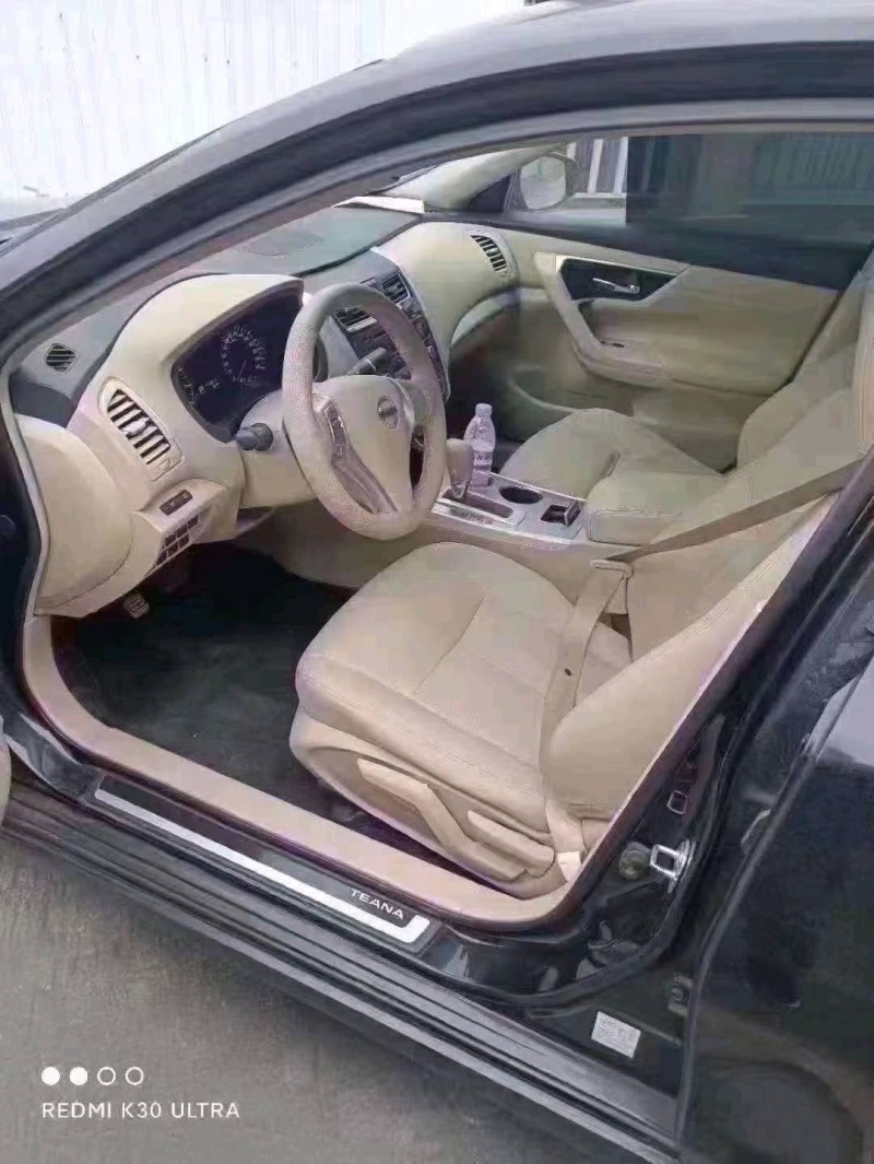 安陽17年日產天籟8