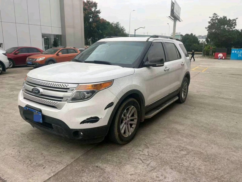 常州15年福特探险者2