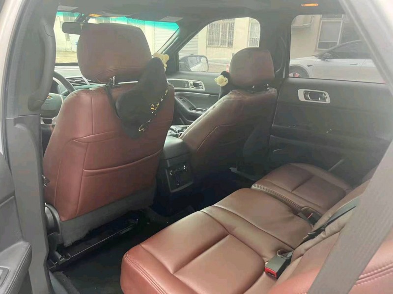 常州15年福特探险者5