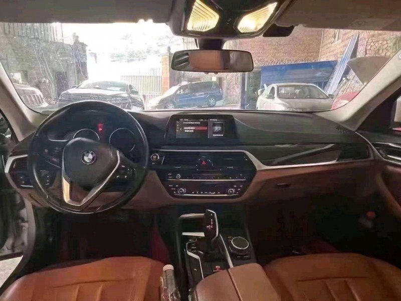 重庆18年宝马5系3