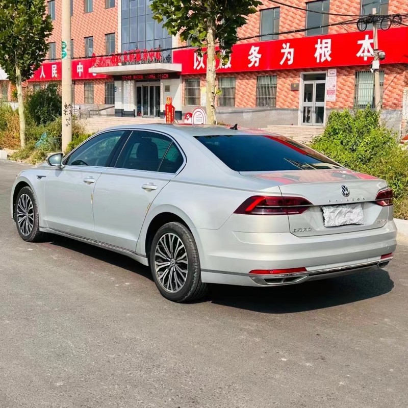 济宁17年大众辉昂4