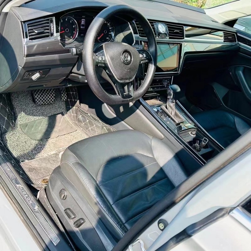 济宁17年大众辉昂5