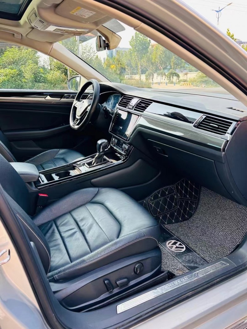 济宁17年大众辉昂6