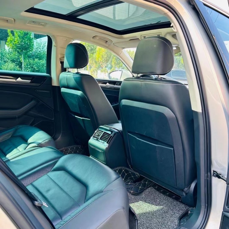 济宁17年大众辉昂7