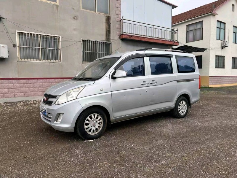 棗莊17年五菱汽車榮光V2