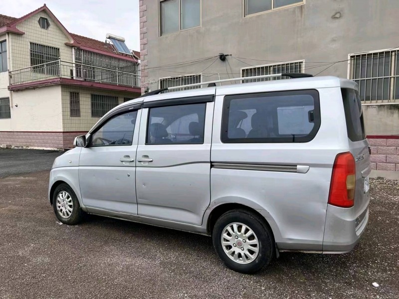 棗莊17年五菱汽車榮光V4