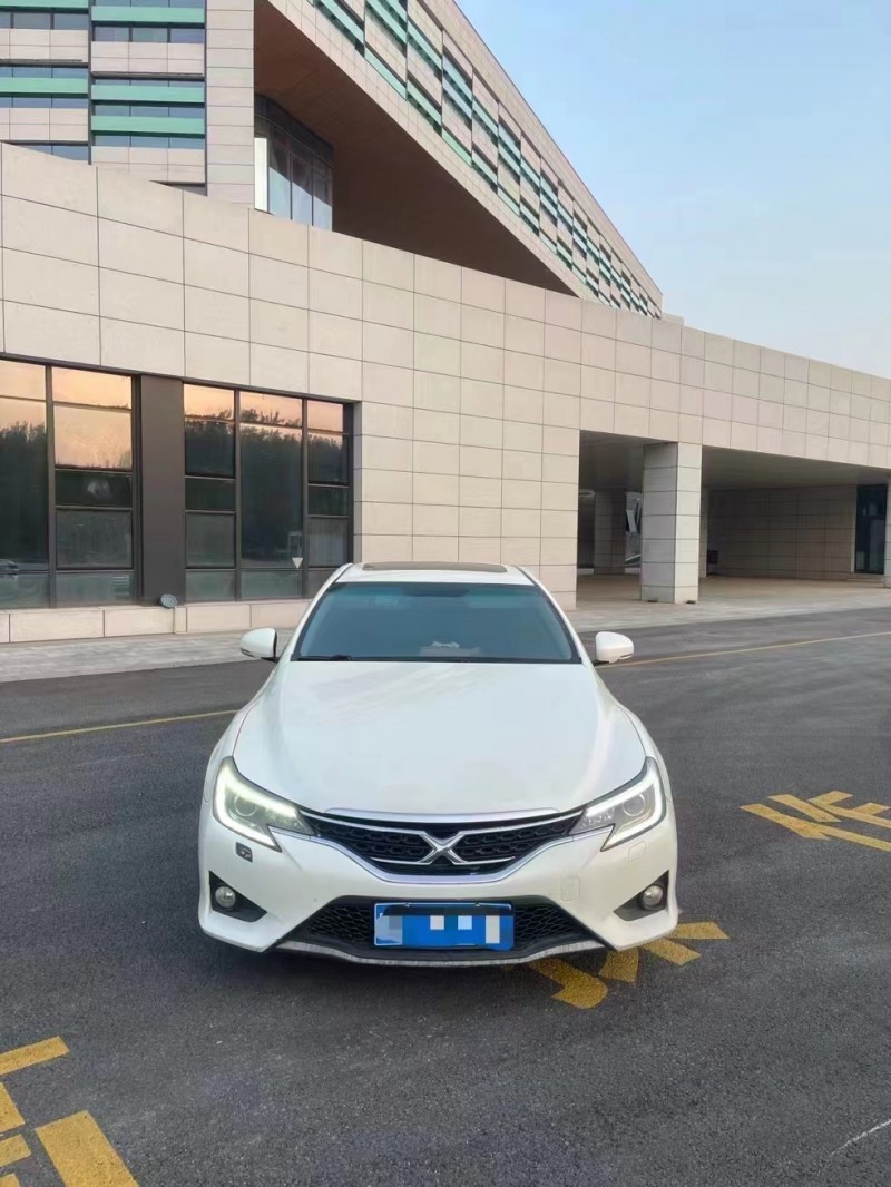 济宁14年丰田锐志1