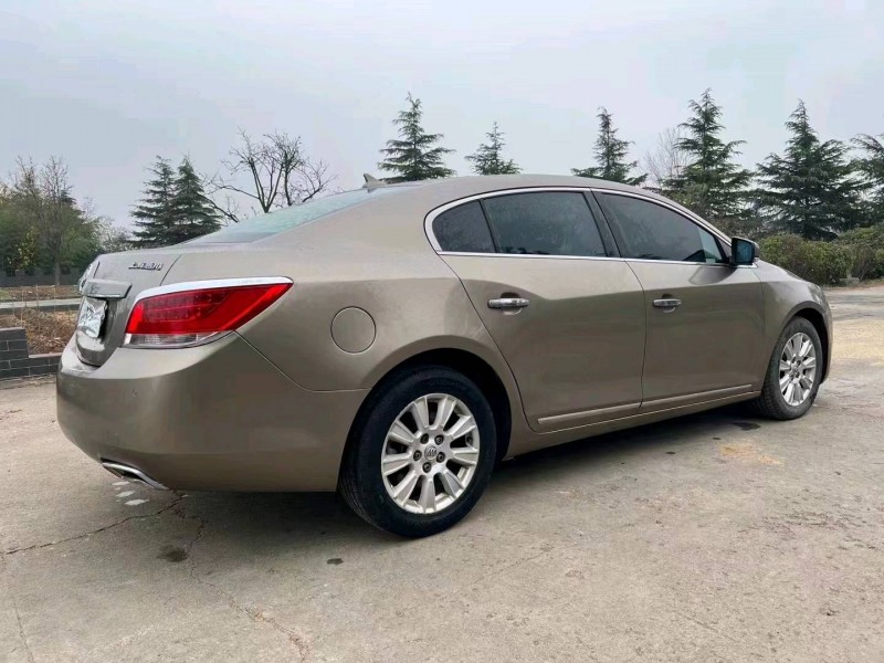 东营10年别克君越6