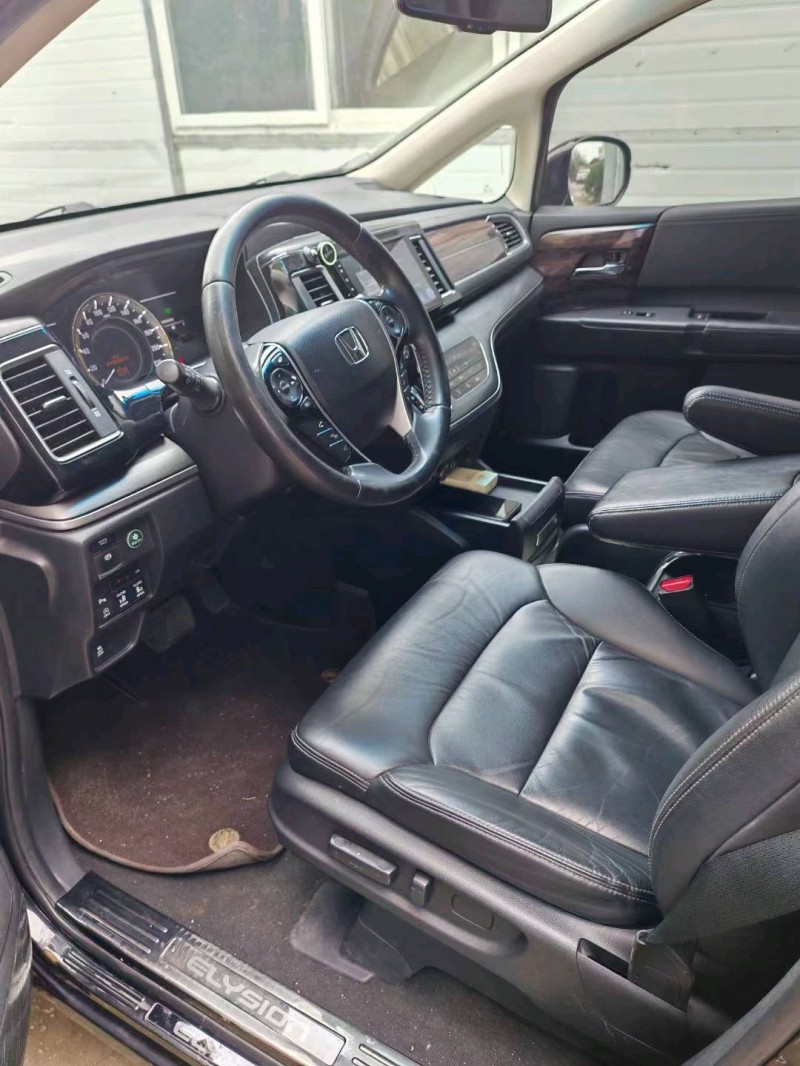 嘉兴18年本田艾力绅3