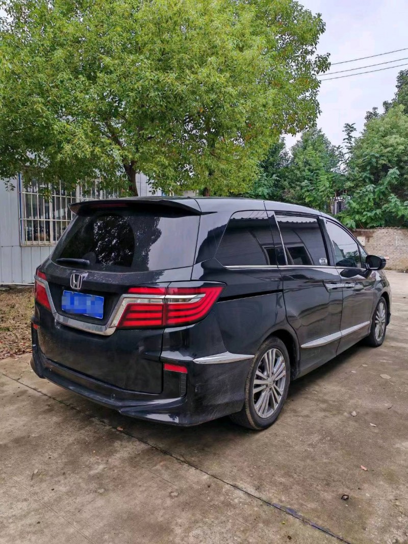 嘉兴18年本田艾力绅5