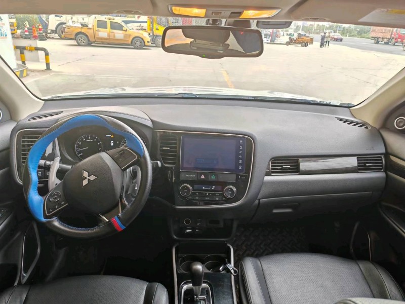 保定18年三菱欧蓝德7