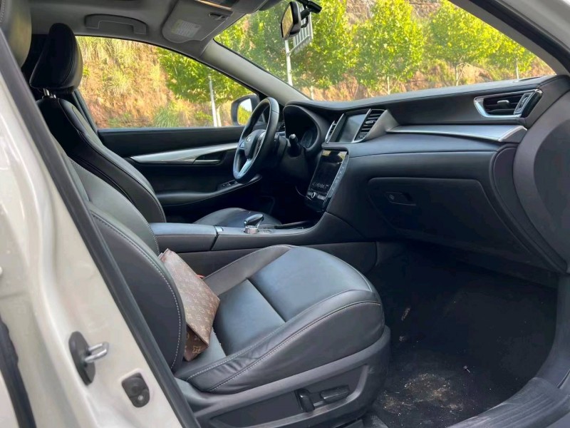 宜昌20年英菲尼迪QX508