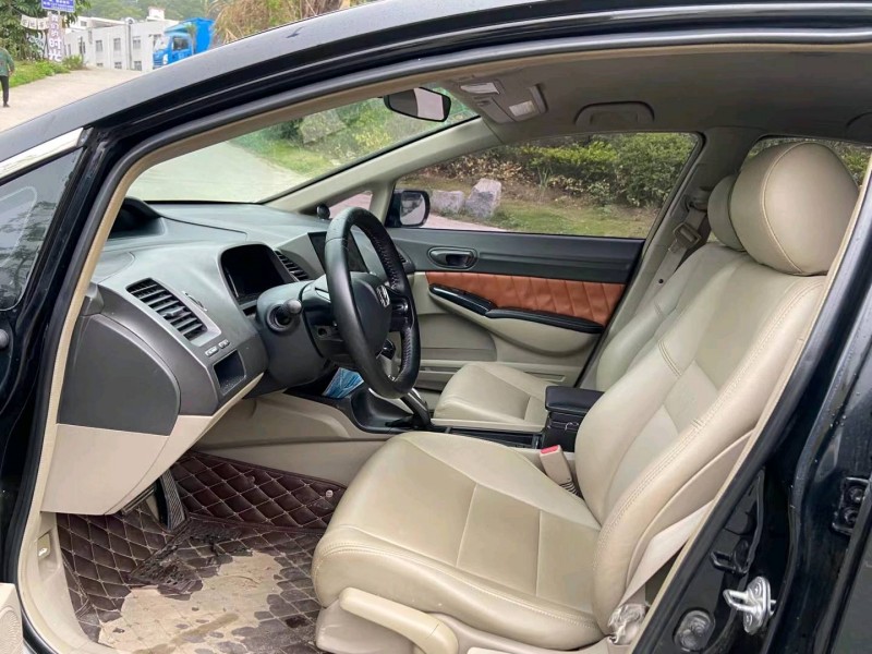 广州11年本田思域7