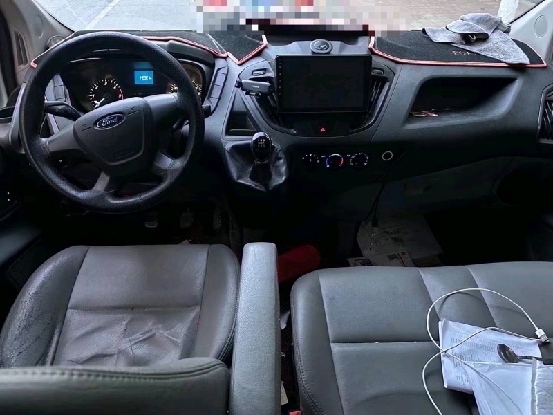 青岛16年福特全顺5