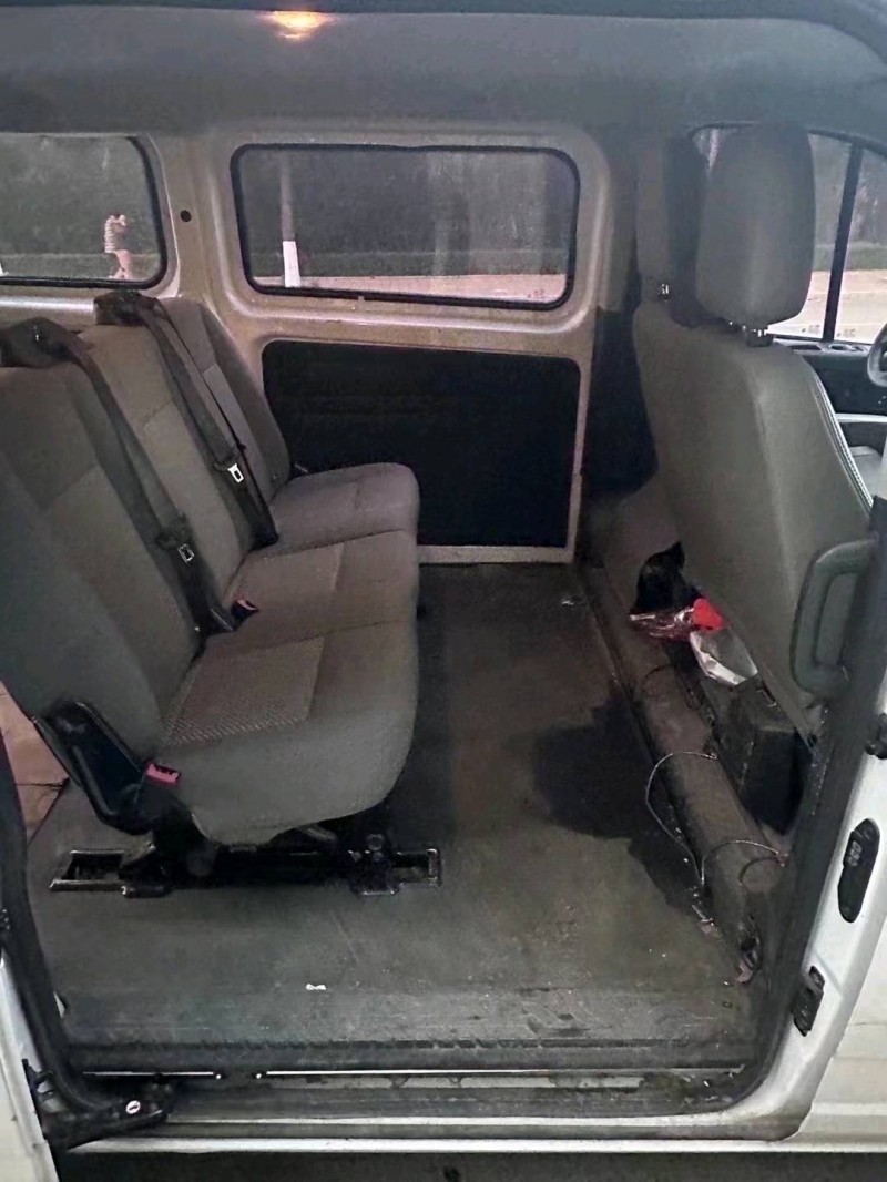 青岛16年福特全顺6