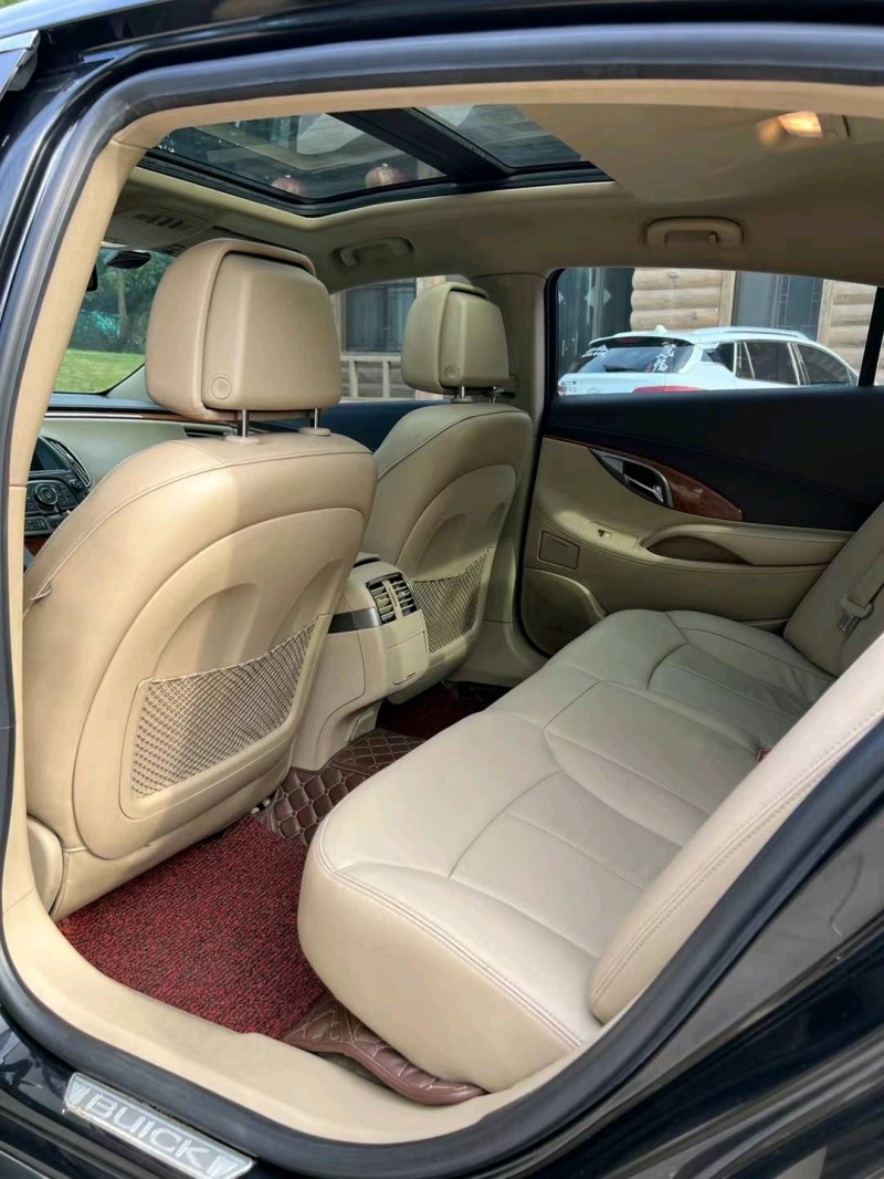 邢台13年别克君越8