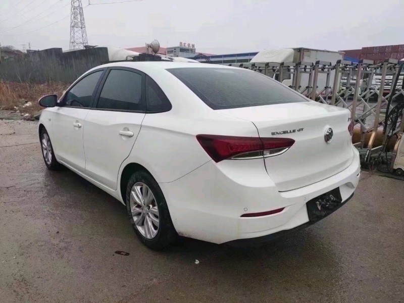 青岛20年别克英朗7