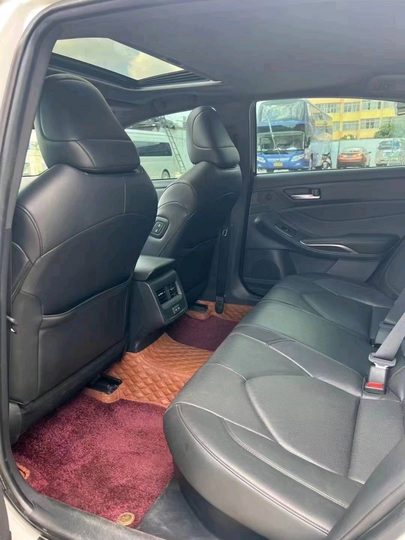 佛山22年丰田亚洲龙6