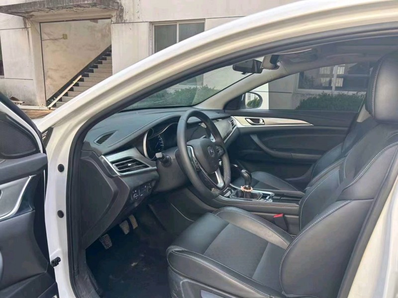 常州20年长安汽车逸动8