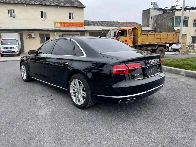 武汉17年奥迪A8L4