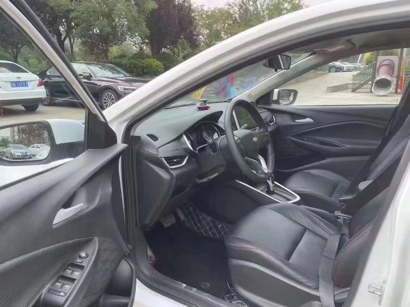 青岛20年雪佛兰科沃兹6