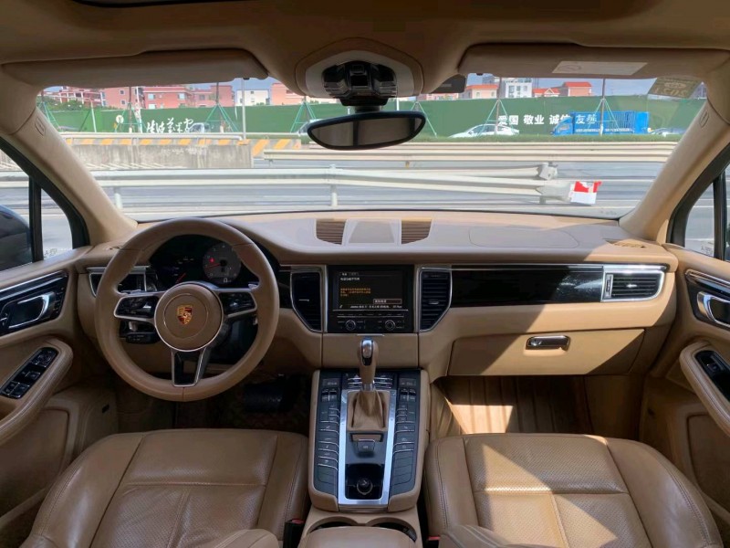 佛山15年保时捷Macan7